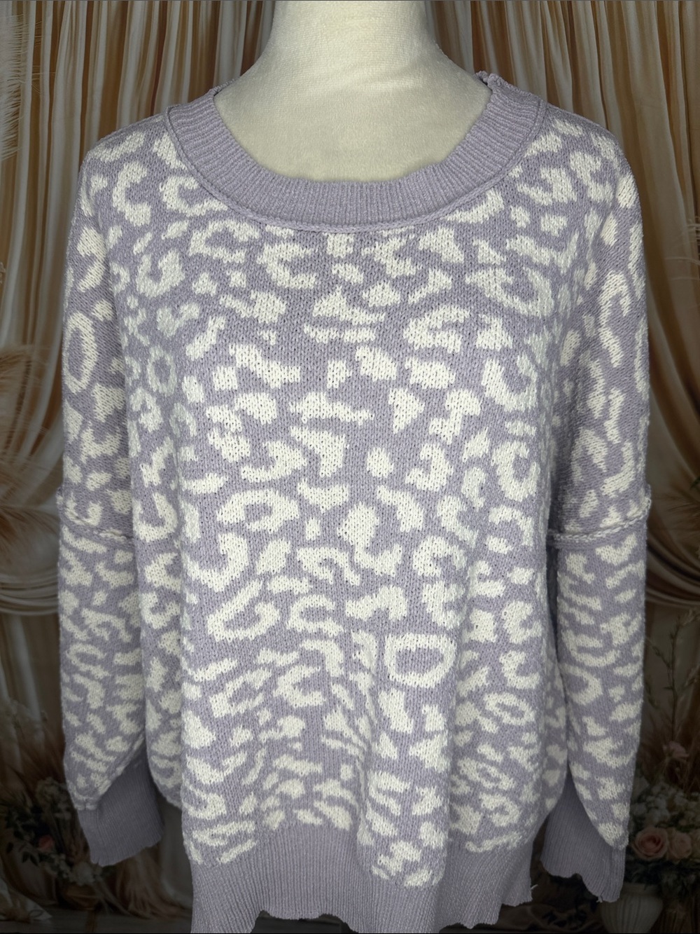 entro Lavender and White Leopard-Pattern Crewneck Sweater